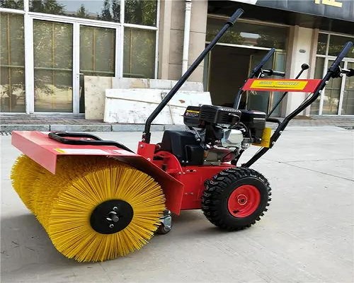 小型扫雪机是一种小型、低成本的除雪设备
